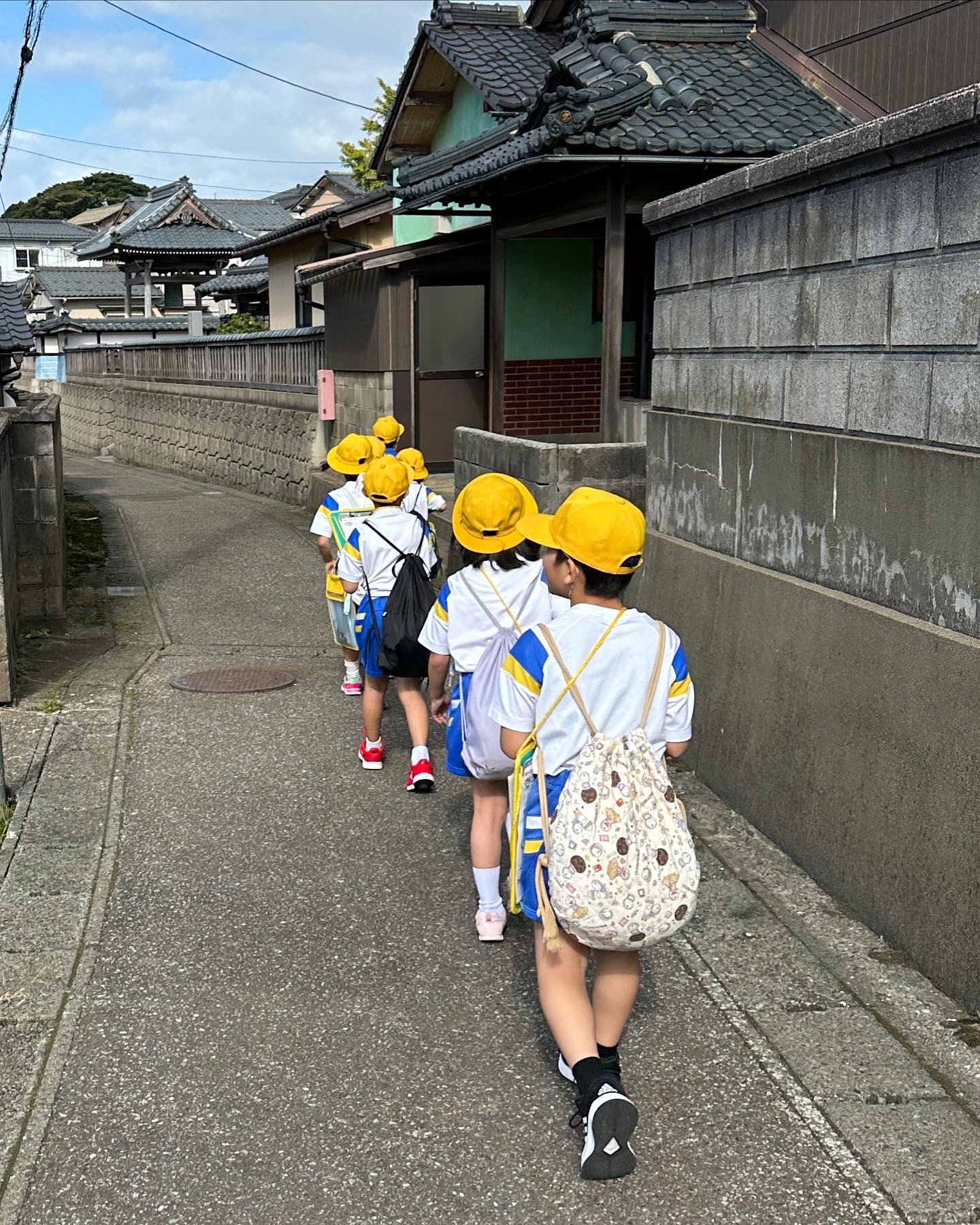 雄島小学校２年生の町たんけん（スタッフ協力）